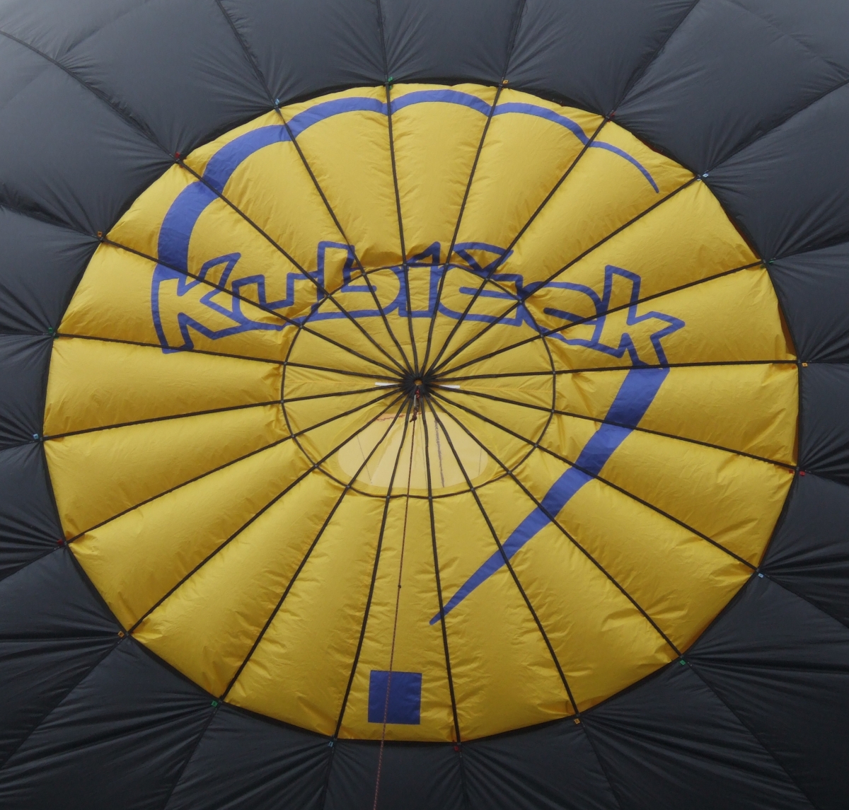 Fixed parachute